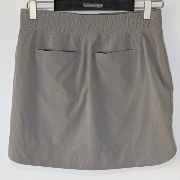 Athleta Chelsea Cargo Skort Women's Size 4 Gray Stretch Pockets Active Outdoor - Picture 2 of 12